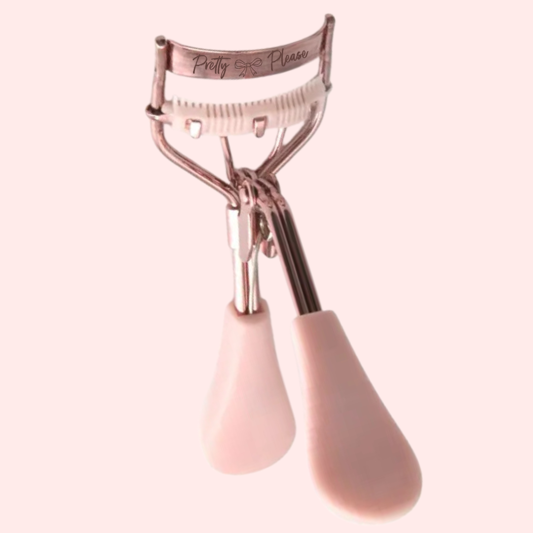 THE MAIN SQUEEZE: LASH CURLER